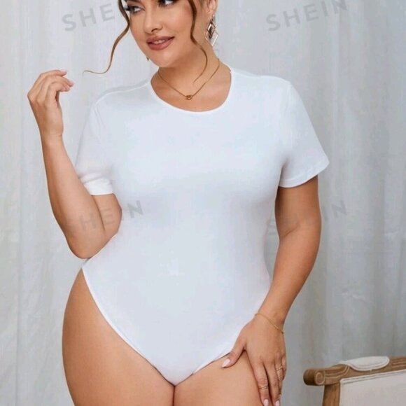 SHEIN Essnce Plus Solid Slim Fit Tee Bodysuit - Picture 5 of 7